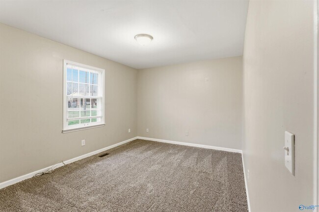 Building Photo - 121 Grayson Ave