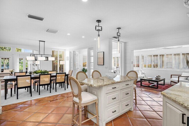 Building Photo - 18 Bristol Ln