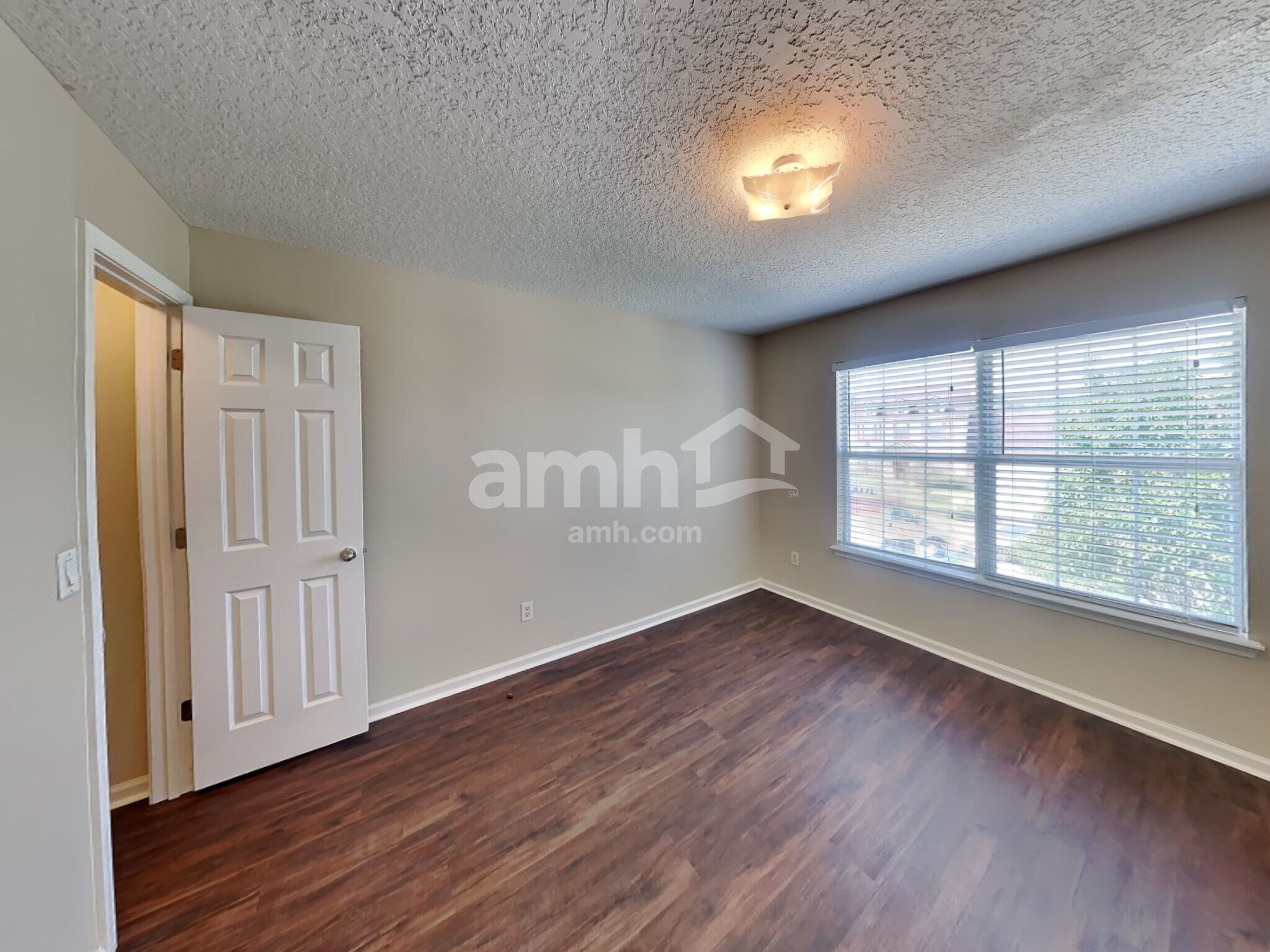 Building Photo - 5198 Armsgate Ct