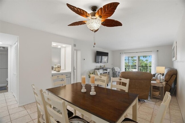 Building Photo - 5557 Sea Forest Dr