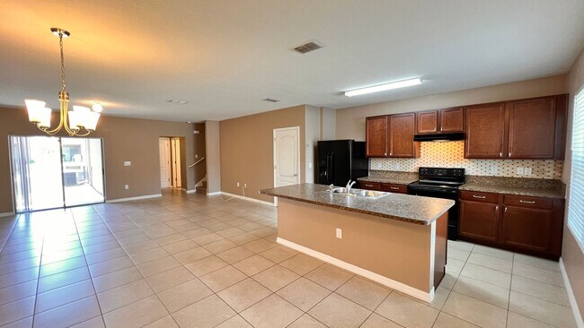 Building Photo - Charming 3 Bedroom, 2 Bathroom Home in Kissimmee!!