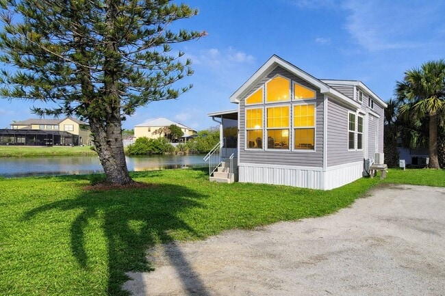 Building Photo - 200 S Banana River Dr