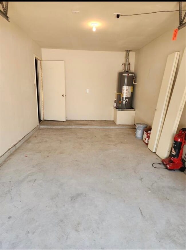 Building Photo - 15823 Regal Trace Ln