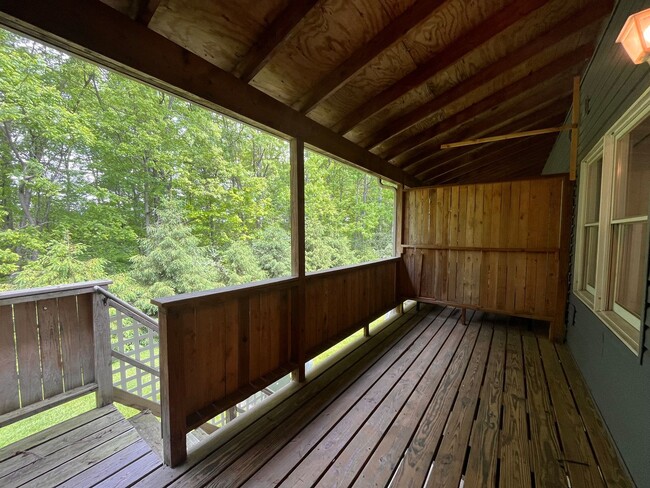 Building Photo - Woods Edge 3-Bedroom Townhome!