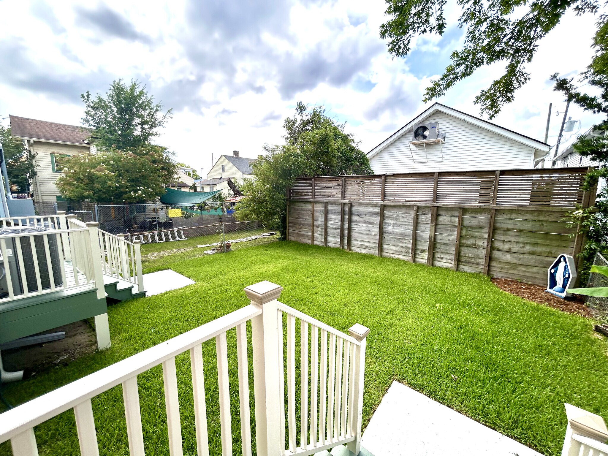 Building Photo - 3047 Maurepas St
