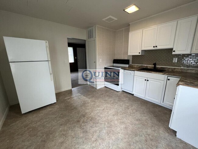 Building Photo - 266 Hollingsworth Manor