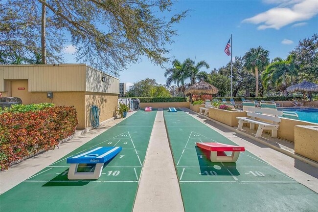 Building Photo - 2616 Cove Cay Dr