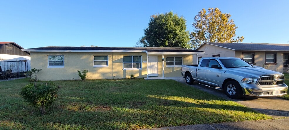 Building Photo - 4691 Pleasant Valley Ct