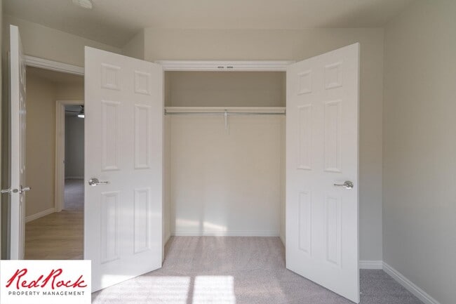 Building Photo - 3 Bedroom Home in Hurricane with Community Pool