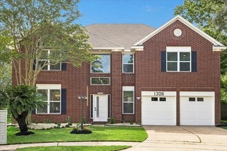 Building Photo - 1306 Hunter Wood Dr