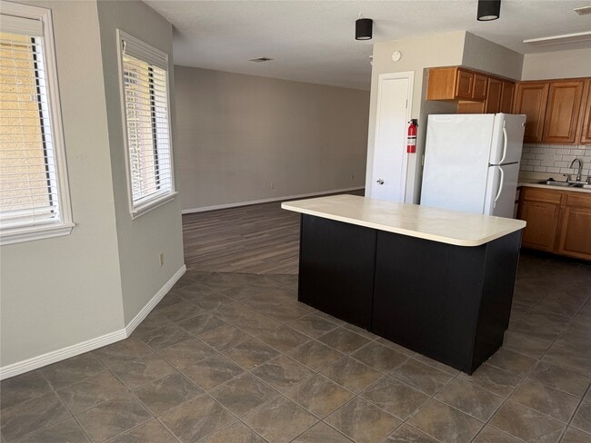 Building Photo - 6107 Snug Harbor Blvd
