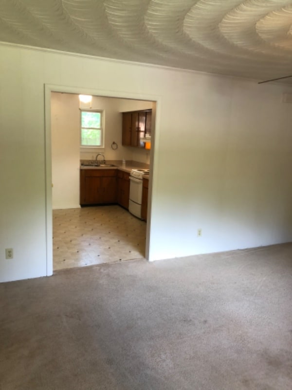 Building Photo - 2254 Wolf St
