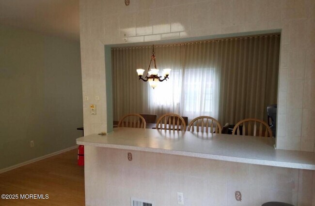 Building Photo - 95 Poplar Ave