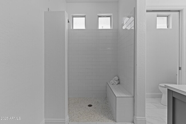 Building Photo - 9733 W Hedge Hog Pl