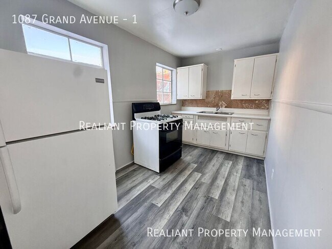 Building Photo - 1087 Grand Ave