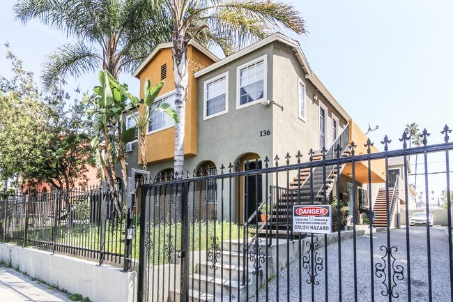 Primary Photo - 136 N Mariposa Ave