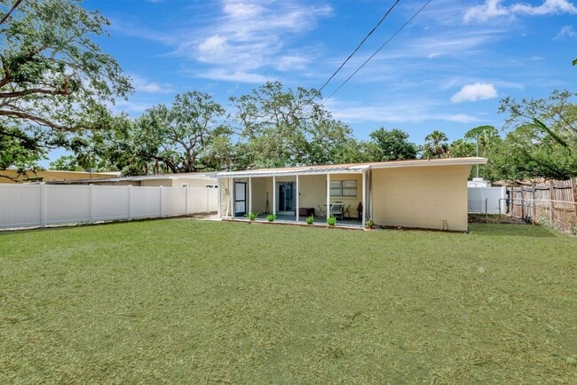 Building Photo - 4714 W Vasconia St