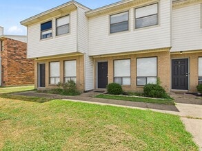 Building Photo - 700 San Pedro Dr