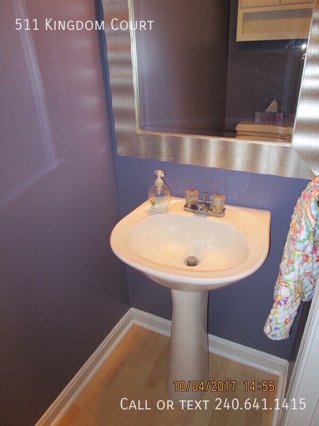 Building Photo - 511 Kingdom Ct