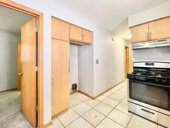 Building Photo - 2714 W 37th Pl