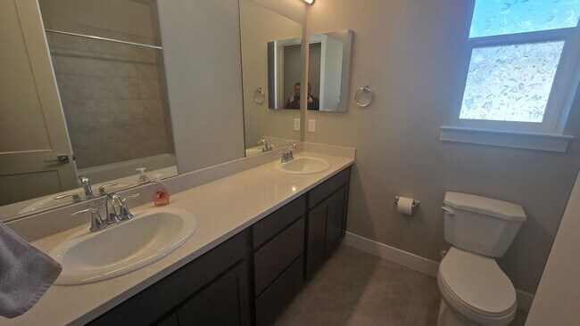 Building Photo - Brand new Mother in Law Suite Available!