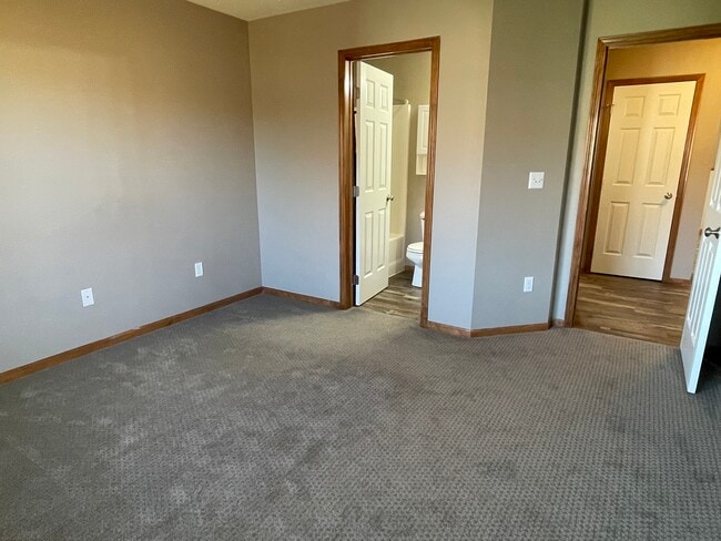 Building Photo - 738 NE Spring St