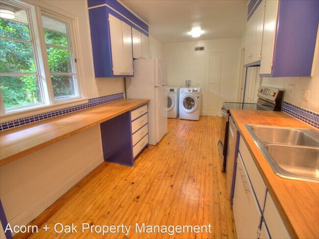 Building Photo - 3 br, 2 bath House - 107 W. Woodridge Dr.