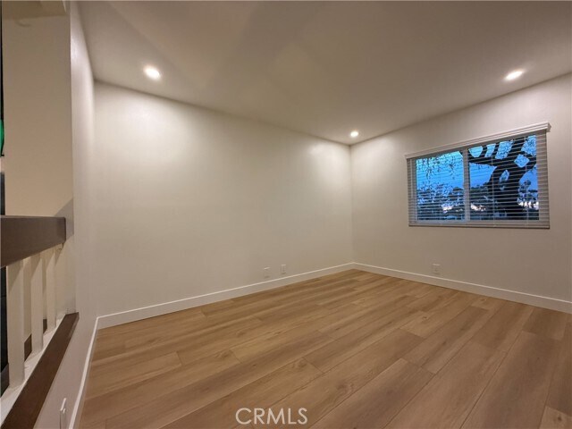 Building Photo - 16 Campanero E