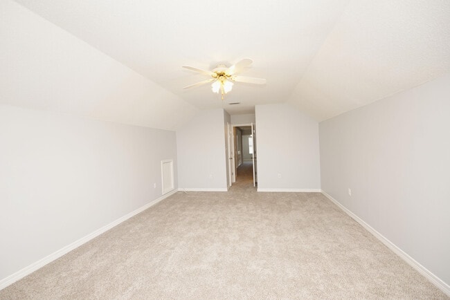 Building Photo - 4552 Knollwood Ln