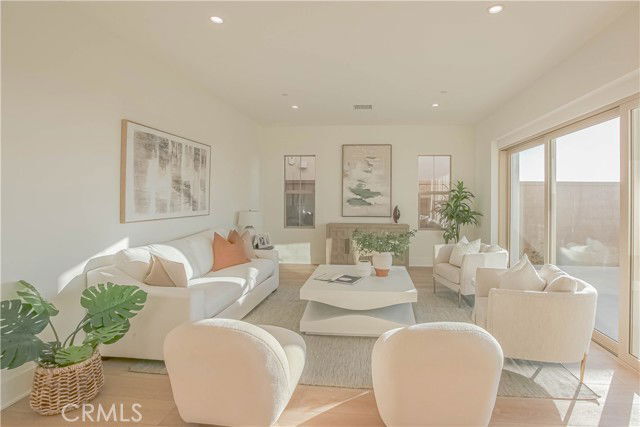 Building Photo - 137 Oakstone