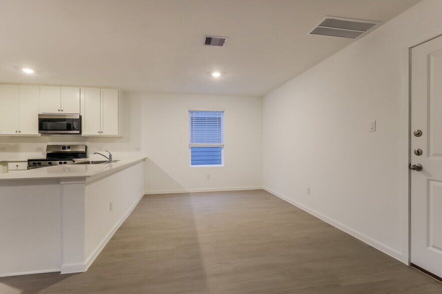 Building Photo - 15254 Abella Dr