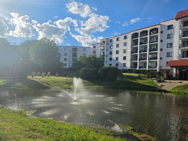 Building Photo - 375 Plum Creek Dr