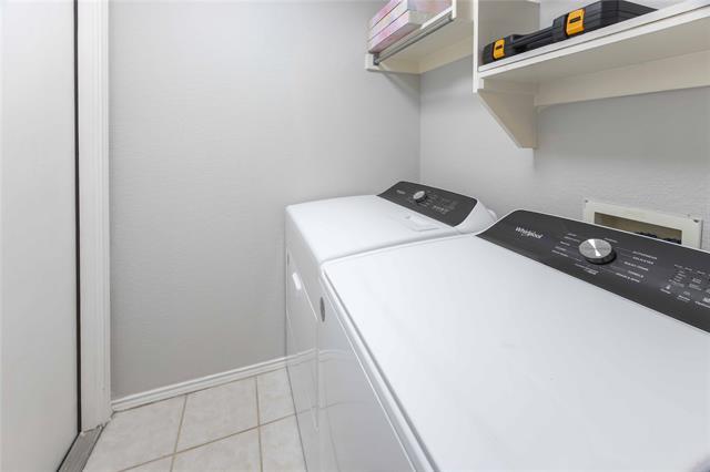 Building Photo - 2405 Pinehurst Ct