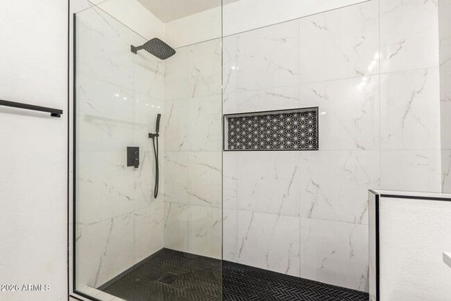 Building Photo - 2992 N Miller Rd