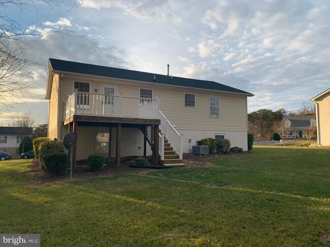 Building Photo - 114 Providence Dr