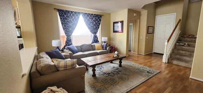 Building Photo - 4BD 2.5BA House with 2 Car Garage