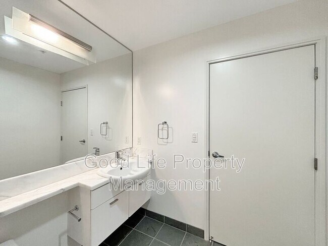 Building Photo - 575 Sixth Ave