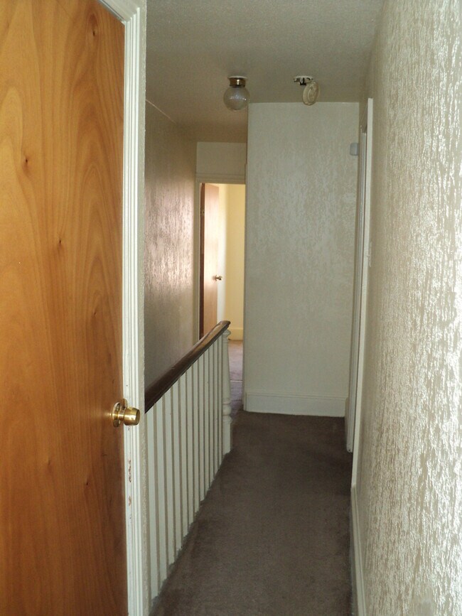 Building Photo - 25 E Bringhurst St