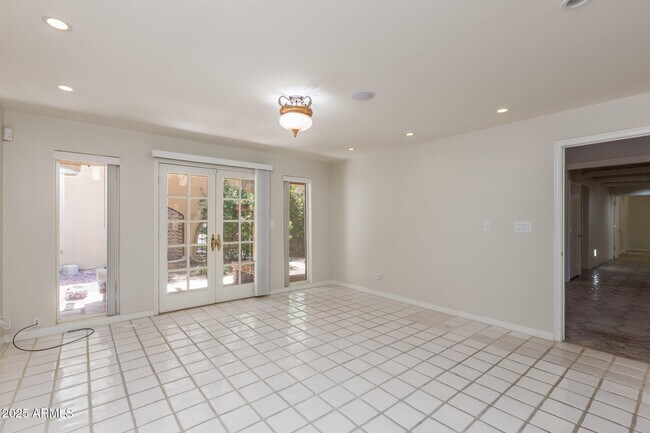 Building Photo - 49 Biltmore Estates Dr