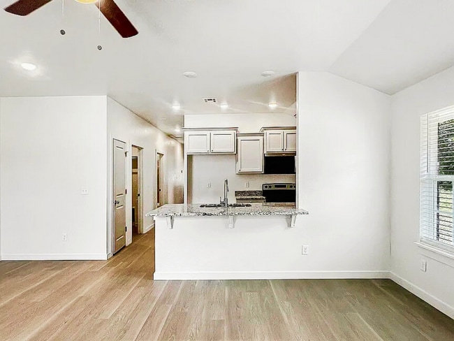 Building Photo - Newly Built 3-Bed Duplex – Bright, Cozy & ...