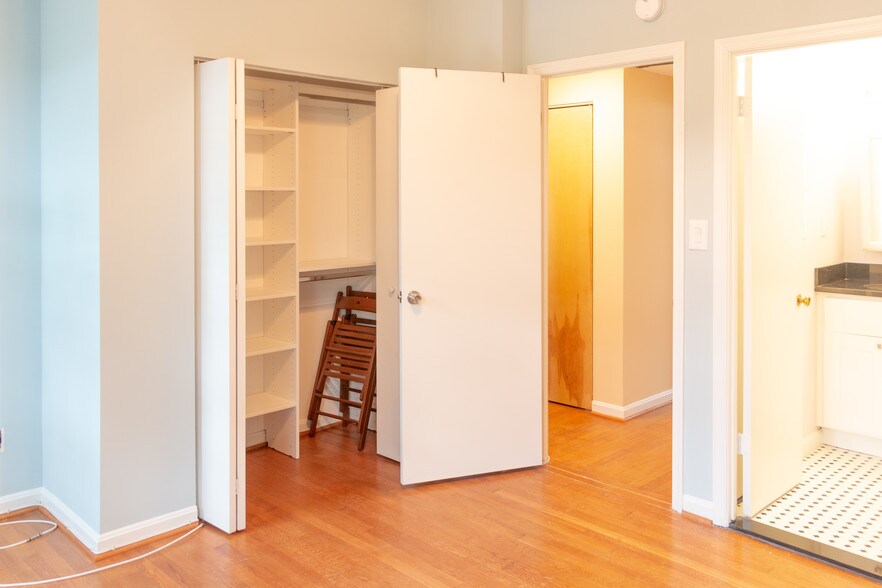 Building Photo - 1930 New Hampshire Ave NW