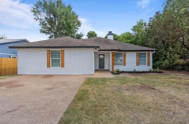 Primary Photo - 6748 Logue Ln