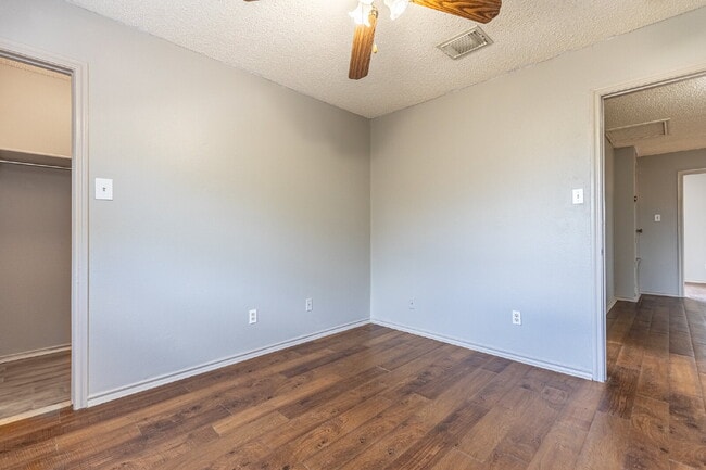 Building Photo - 8423 Parry Path