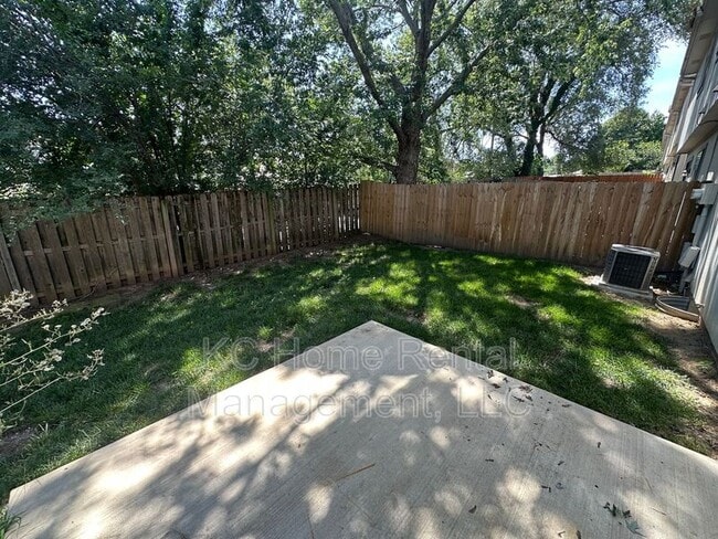 Building Photo - 10037 W 86th Terrace