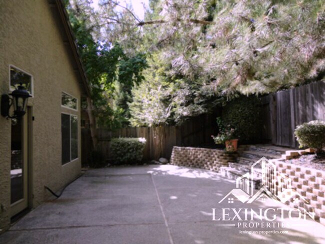 Building Photo - Spacious, single-story, 3bd-2ba Home located in Folsom's desirable Natoma Station community!
