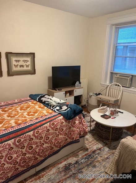 Building Photo - 211 Park Dr