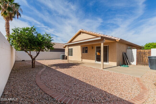 Building Photo - 1793 E Gail Dr