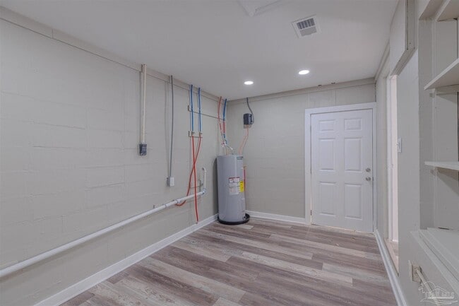 Building Photo - 1223 Wisteria Ave