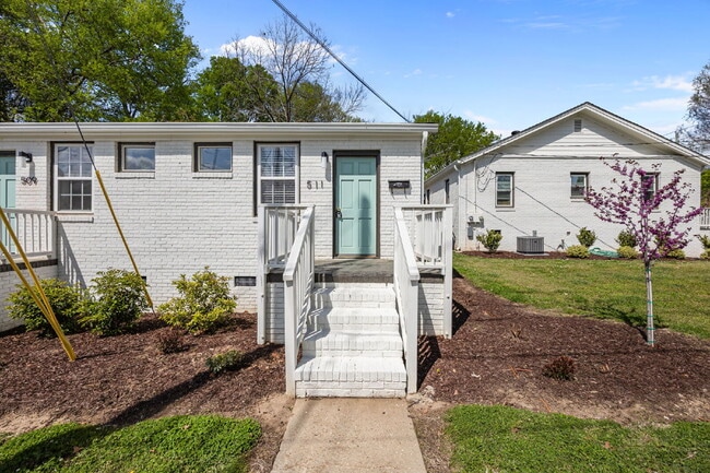 Building Photo - "Charming 1-Bed Gem at 509-511 Cape Ave, Raleigh – Your Cozy Retreat Awaits!"