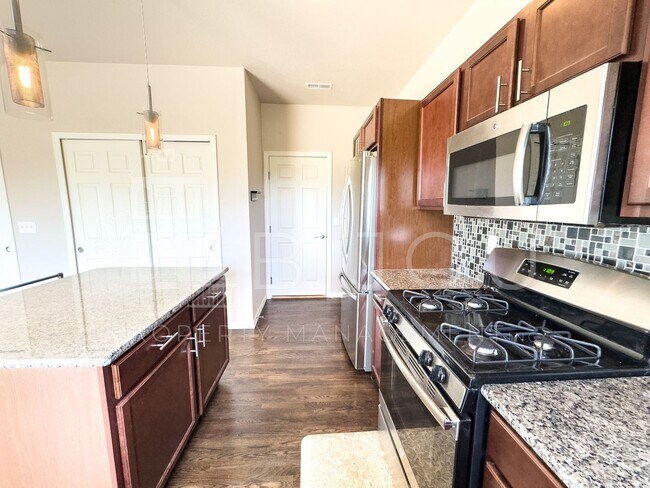 Building Photo - 3760 Scott Ln